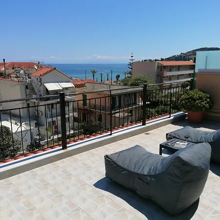 Marinos Seaside