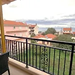 Marinos Seaside Apartment