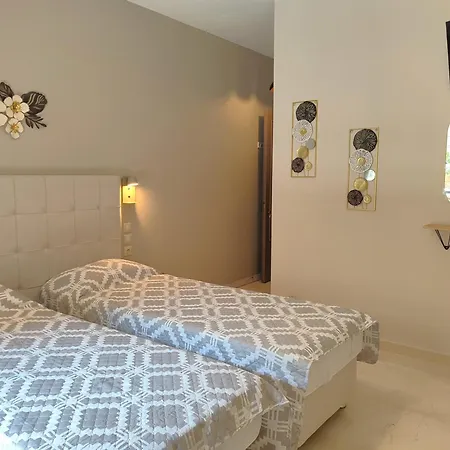 Marinos Seaside פורוס