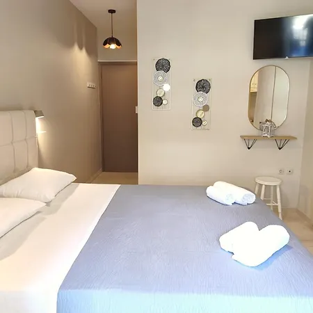 Marinos Seaside דירה