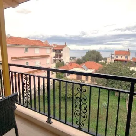 Marinos Seaside Апартаменты