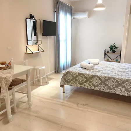 Marinos Seaside דירה *