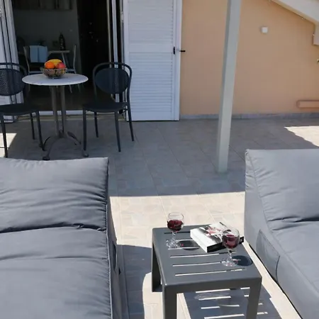Marinos Seaside