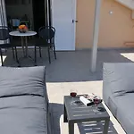 Marinos Seaside