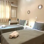 Marinos Seaside Apartment *